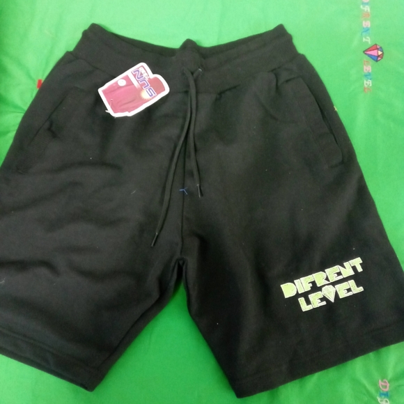 Shorts - Picture 1 of 2